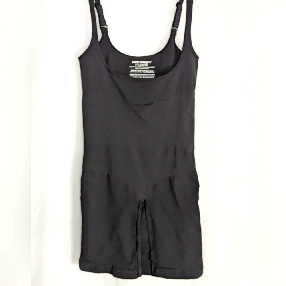 Maidenform Sweet Nothings black body shaper sz M